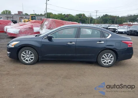 2015 Nissan Altima 2.5 S из США, поврежденный, VIN 1N4AL3AP4FC413660